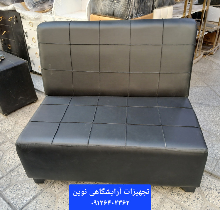 مبل گیم نت مبل کافی نت سه نفره چرممشکی کلاف چوب ضمانتی اسفنج 35کیلویی