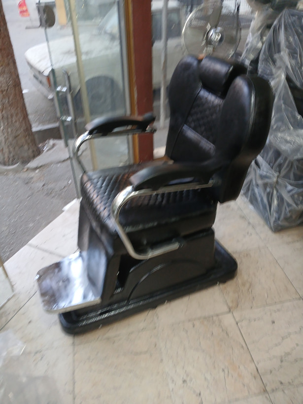 صندلی آرایشگاهی مدل ۲۰۰۰شیک ومحکم مارک کادوس