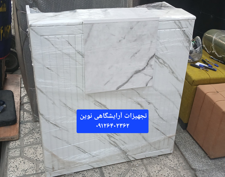 میزکانتر میزمنشی دررنگ بندی سفیدومشکی