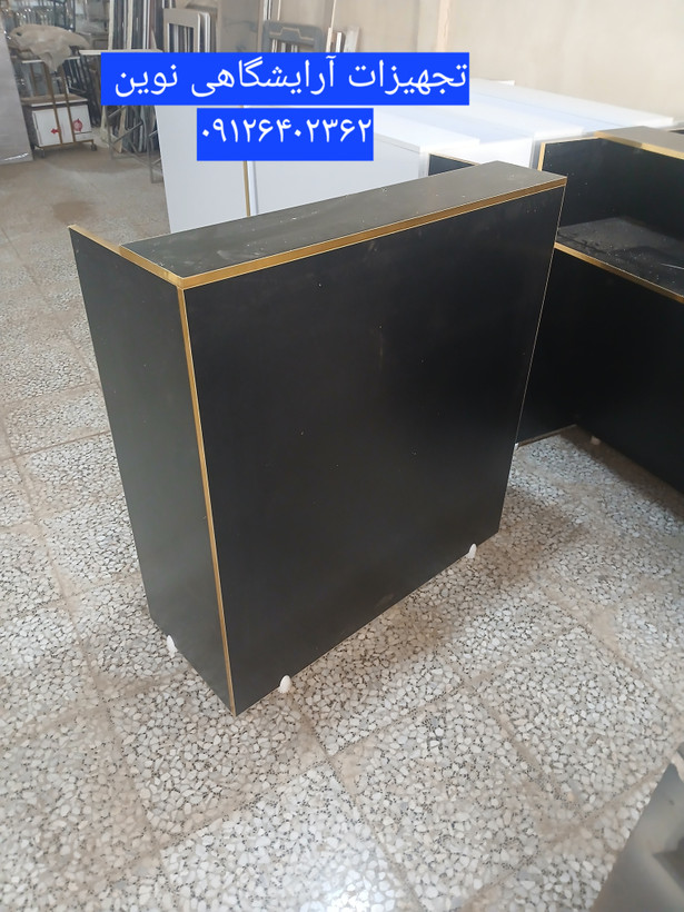 میزکانتر میزمنشی وکیوم دررنگ بندی سفیدومشکی ساده وکرکره ای