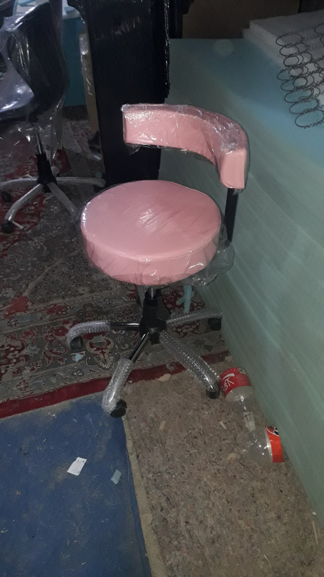 صندلی آرایشگاهی استادکاردررنگ بندی متنوع پارچه وچرم
