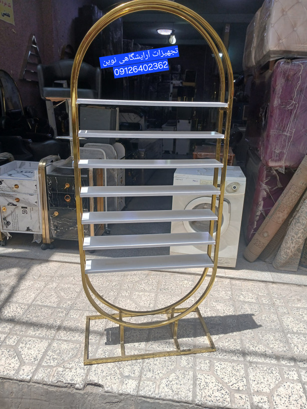 استند ایستاده آرایشگاهی فلزی دررنگ بندی فلز طلایی ونقره ای