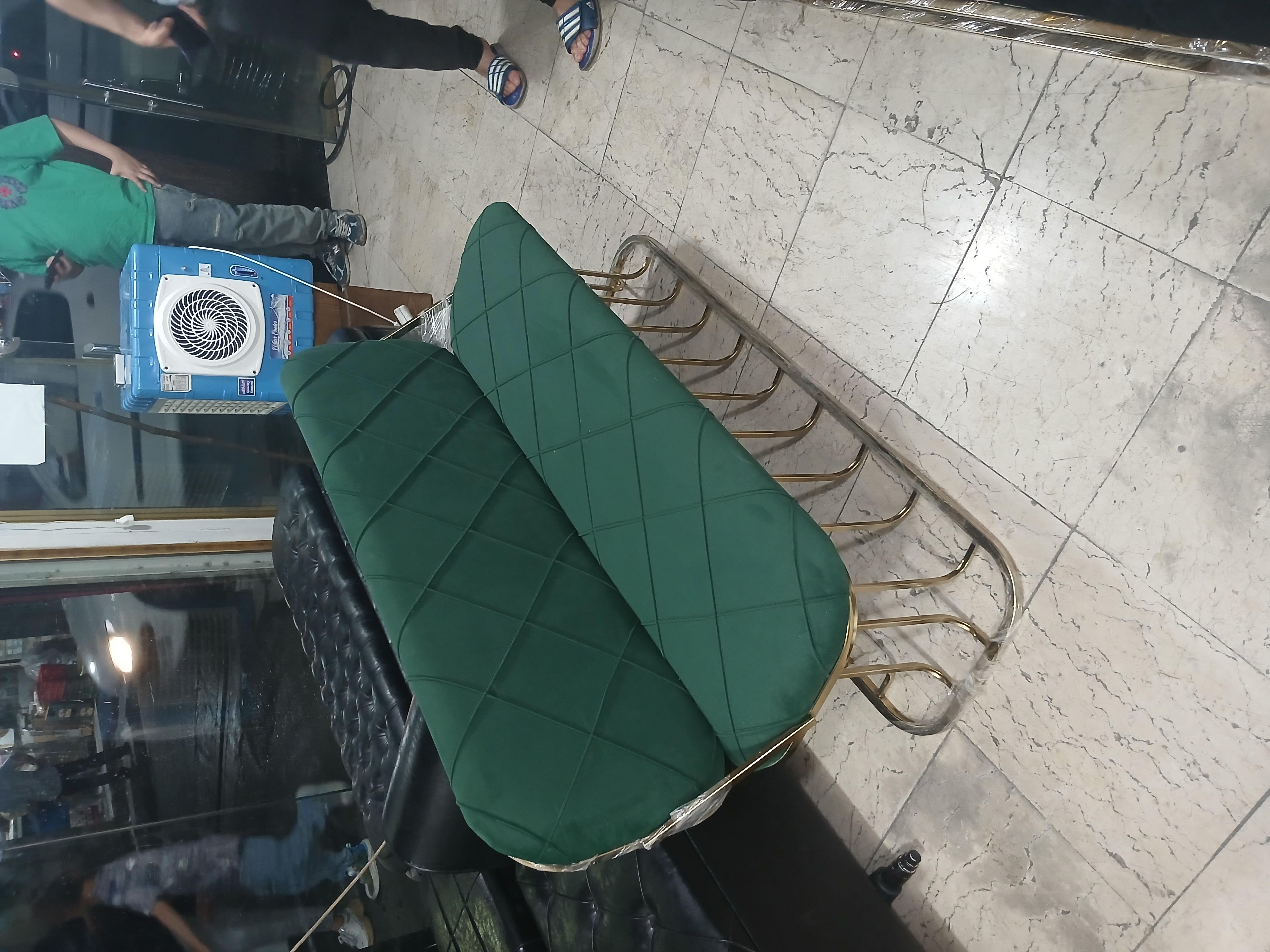 نیمکت فلزی پشدار آبکاری شده دررنگ بندی طلایی کروم مشکی
